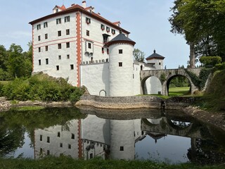Fototapeta premium Sneznik Castle, Schloss Schneeberg - Stari trg pri Lozu, Slovenia (Grad Snežnik or Dvorac Snežnik - Stari trg pri Ložu, Slovenija)