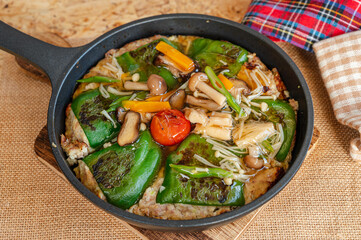 きのこのあんかけ肉埋めピーマン