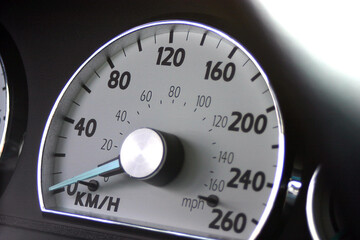 Veloc&iacute;metro veh&iacute;culo deportivo