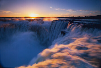 Cataratas Sunrise at the Devil's Throat, Argentina/Brazil