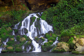 Paisajes en la cascada de Misol-Ha, Chiapas, México © Raul