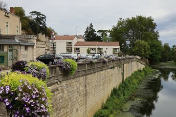 Fototapeta na wymiar La rivière Vendée, ville de Fontenay Le Comte, département de la Vendée, France