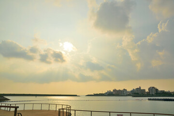 Fototapeta premium 夕焼け 沖縄 美浜アメリカンビレッジ/Sunset AmericanVillage OkinawaMihama