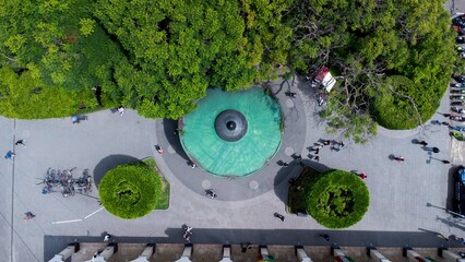 drone parque mexicano verde con quiscos y fuentes © angel