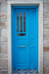 Bozcaada's Greek Quarter is very striking with its well-kept houses, beautiful doors, and thousands of flowers.
