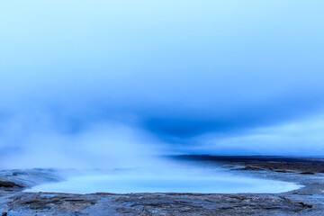 Gejzer i gorące źródła na islandii