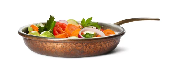 Crédence de cuisine en verre imprimé Légumes frais Mix of vegetables in frying pan isolated on white