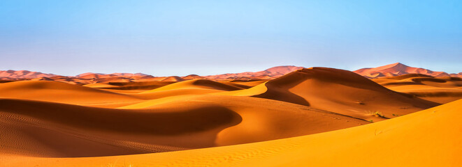 Amazing view of sand dunes in the Sahara Desert. Location: Sahara Desert, Merzouga, Morocco. Artistic picture. Beauty world. - obrazy, fototapety, plakaty