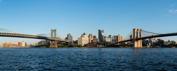 Naklejka premium View of Both the Brooklyn Bridge and the Manhattan Bridget Early in the Morning