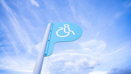 歩行困難者専用パーキングの標識と青空