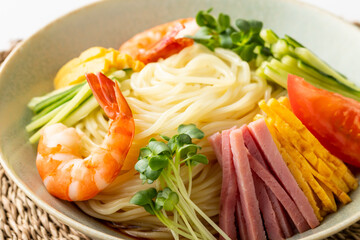 夏の定番メニューの冷やし中華
