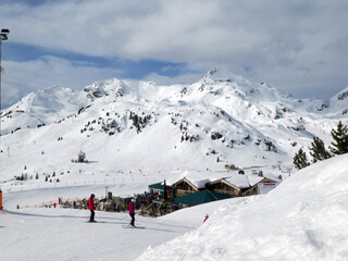 Fototapeta na wymiar Blick von der Bergstation Edelweissbahn auf Obertauern