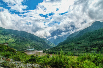 Fototapeta na wymiar The beautiful landscapes and rivers of the Lijiang region, China