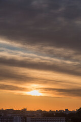 朝日　朝焼け　朝　夜明け　都会の朝　住宅街の朝