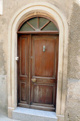 Fototapeta na wymiar ein Tür in Saint Florent
