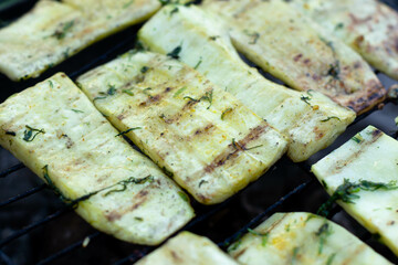 Grilled zucchini with seasoning and dill