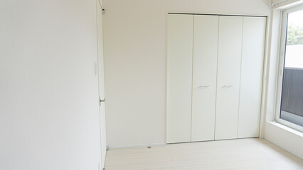 新築の家の新しいクローゼット