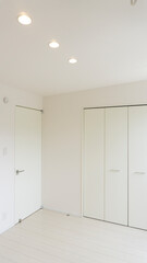 新築の家の新しいクローゼット