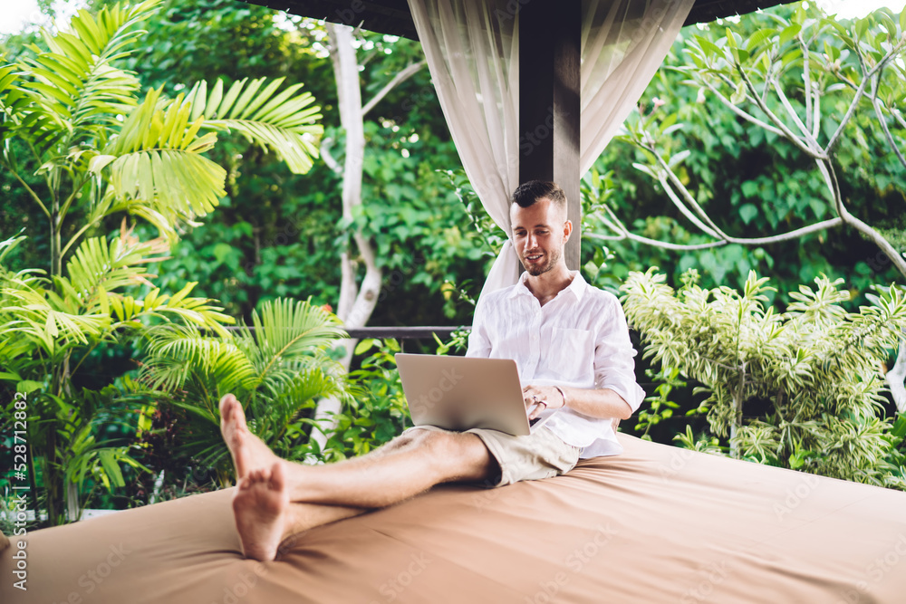 Poster freelance copywriter using 4g and media application for creating content in social networks, skilled