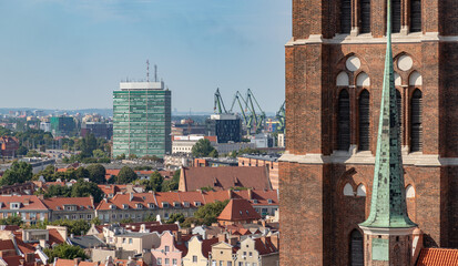 Zieleniak Building and St. Mary's Church © Bruno Coelho