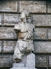 Fototapeta na wymiar statua di Pasquino
