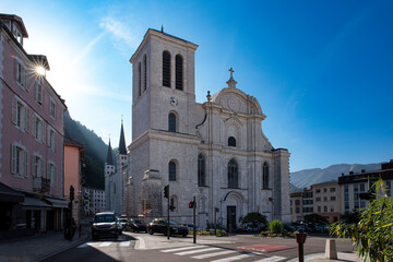Fototapeta na wymiar church of the town of Saint Claude in the Jura in France