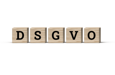 DSGVO - Holzwürfel mit Schrift isoliert und freigestellt als png