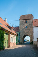 mittelalterlicher torturm in oberflörsheim