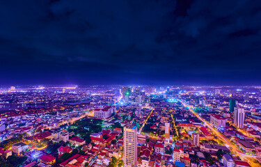 Fototapeta premium skyline at night in phnom penh city capitall of cambodia