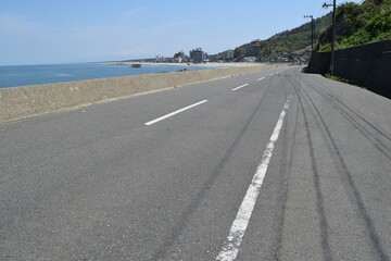 Fototapeta premium 山形県庄内地方の海岸道路