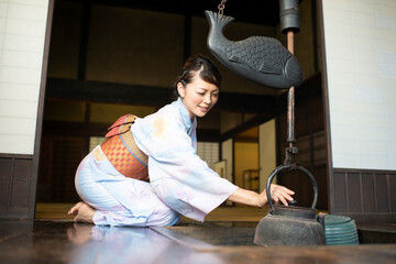 和風旅館の若女将