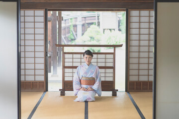 和風旅館の若女将