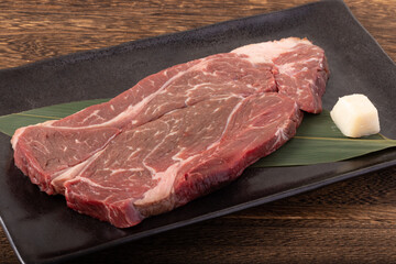 牛肩ロースステーキ　(アメリカ産)