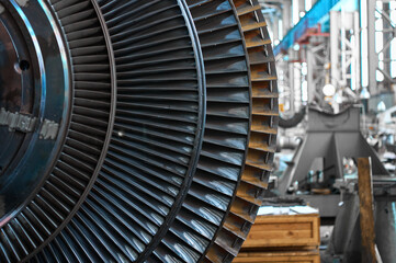 High-speed steam turbine blades with gas-thermal evaporation