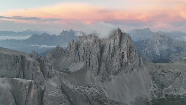Croda dei Toni - Zw&ouml;lferkofel in the Dolomites at sunrise