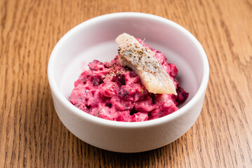 beetroot salad with herring