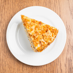 caramel cake with almond