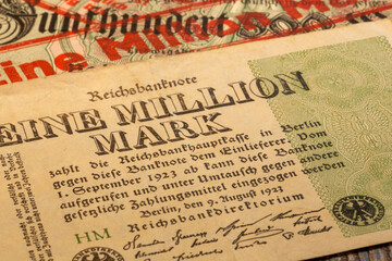 Nahaufnahme einer historischen Reichsbanknote zur Zeit der Hyperinflation 1923 in Höhe von einer...