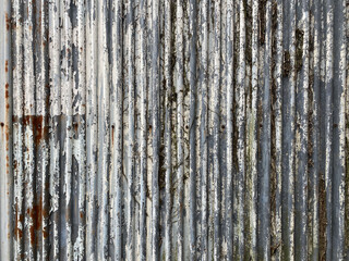 Obraz premium 錆びた古いブリキのフェンス