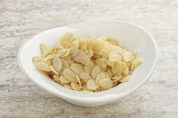 Almond nut slices for culinary