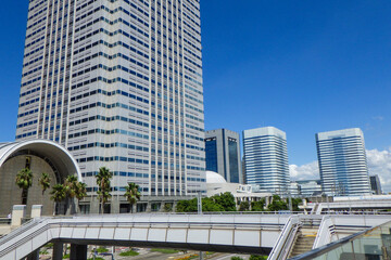Fototapeta premium 海浜幕張に建つオフィスビル群