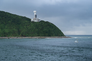 Fototapeta na wymiar 沖から見る伊良湖岬