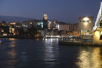 Naklejka premium Galata Tower from Galata Bridge at night