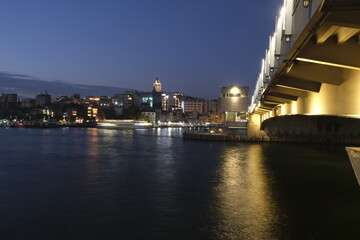 Fototapeta premium Galata bridge and Galata tower at night in İstanbul