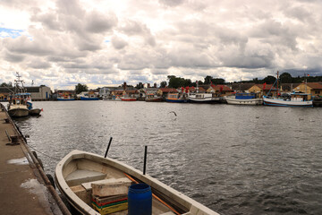 Fototapeta premium Panorama des Fischereihafens Freest am Peenestrom