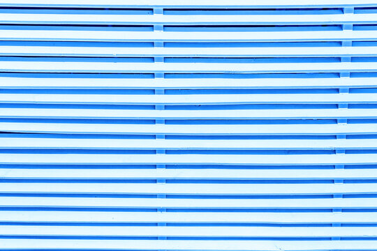 Persienne  bleue en bois