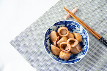 和食　里芋とイカの煮物