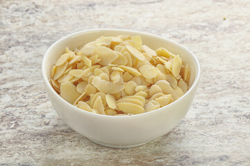 Almond nut slices for culinary