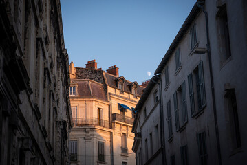 Fototapeta na wymiar The city of Nimes, France