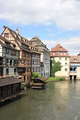 Fototapeta na wymiar Estrasburgo, ciudad al norte de Francia limítrofe con Alemania.